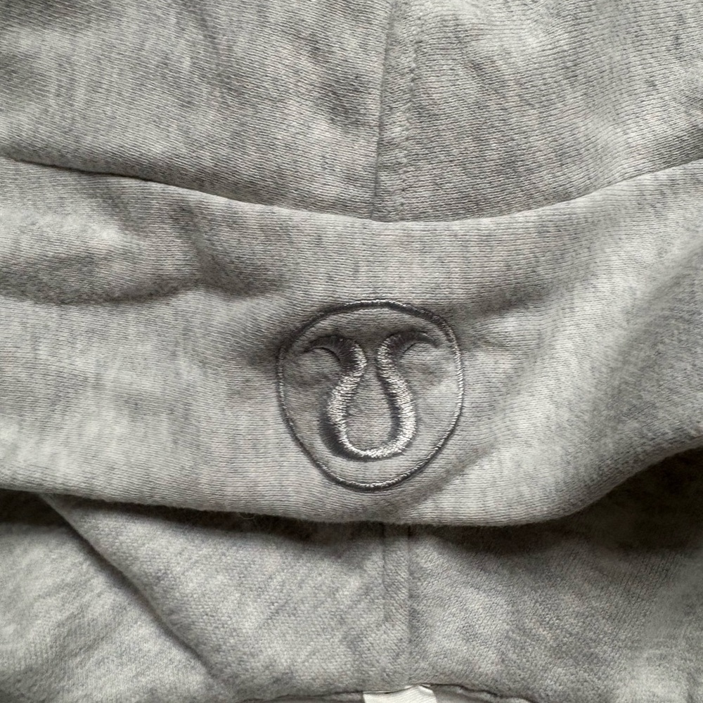 Lululemon cropped Gray Hoodie with Front Pocket - Picture 3 of 5